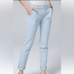 It’s modern cut White House Black Market Pret a Pedi Crop Pants 12R NWT